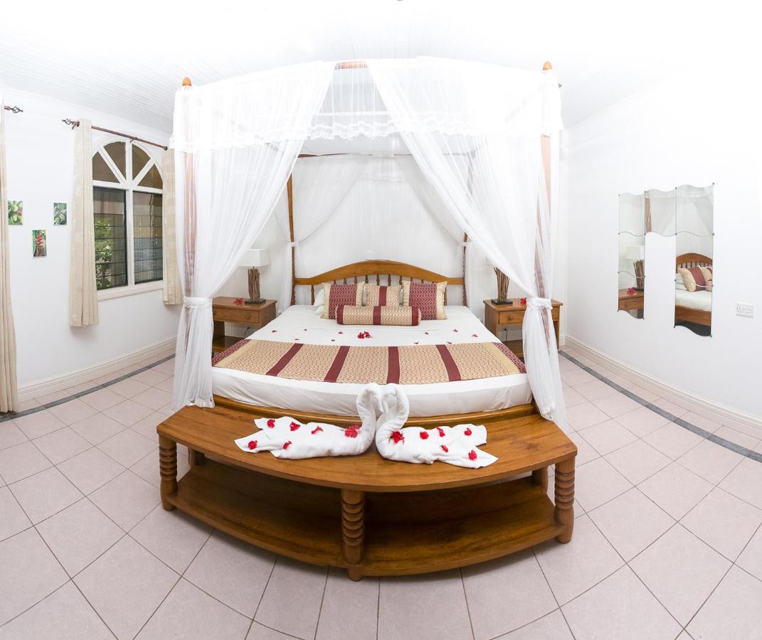 Le Domaine De La Reserve Anse Volbert Village  Exterior photo